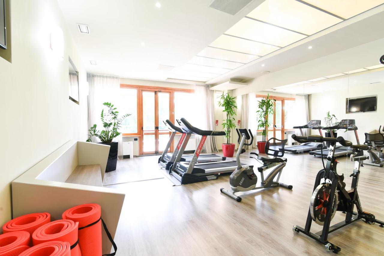 Best Quality Hotel La Darsena مونْكالييري المظهر الخارجي الصورة
