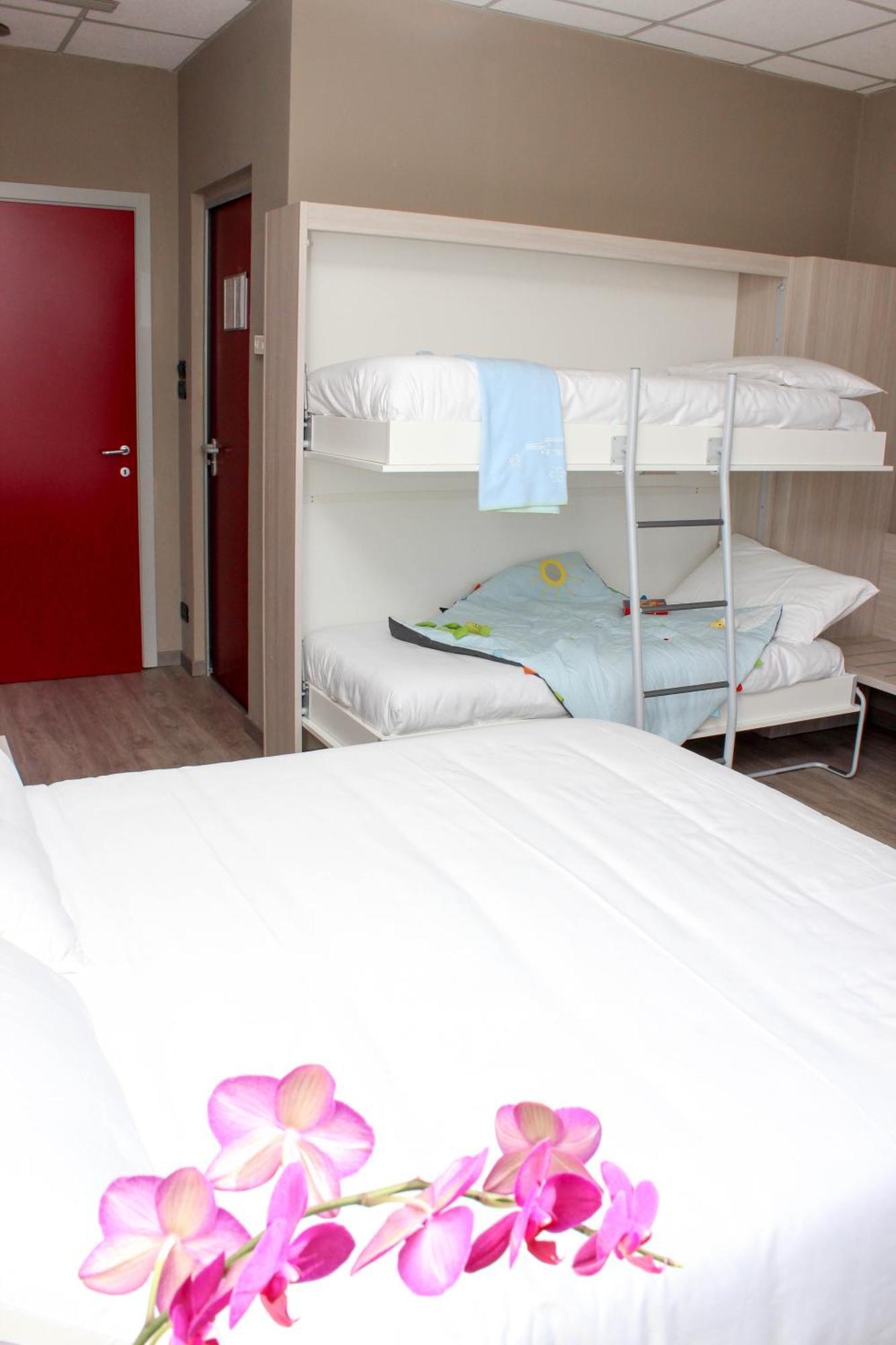 Best Quality Hotel La Darsena مونْكالييري المظهر الخارجي الصورة